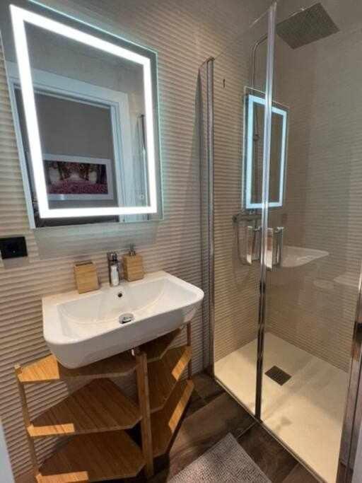 Deluxe Twobedroom Apartment Seville Downtown المظهر الخارجي الصورة